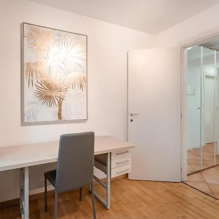 Free Parking Largo Barriera Comfort * Triest